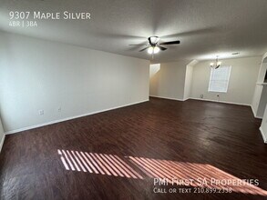 9307 Maple Silver in San Antonio, TX - Building Photo - Building Photo