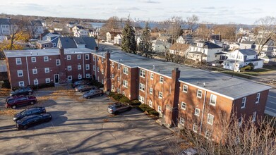 433 Sea Street in Quincy, MA - Foto de edificio - Interior Photo