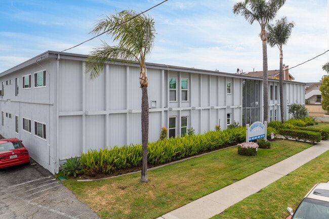 Emerald Villas in Torrance, CA - Building Photo - Building Photo