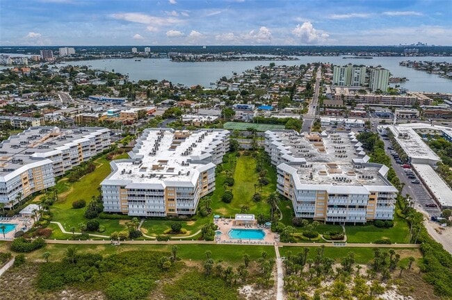 6500 Sunset Way in St Pete Beach, FL - Building Photo - Building Photo
