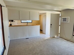 1032 Lake Elmo Dr in Billings, MT - Building Photo - Building Photo