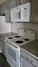 8367 Nairn St in Houston, TX - Building Photo - Building Photo