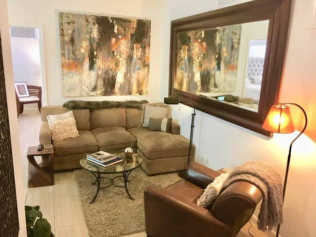521 NE 70th St in Miami, FL - Building Photo - Building Photo