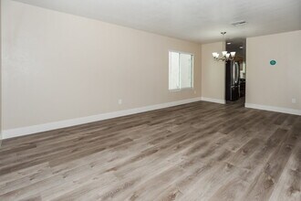 1820 Loida Ct in North Las Vegas, NV - Building Photo - Building Photo