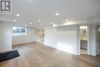 685 Emerson Ave in Oshawa, ON - Building Photo - Building Photo