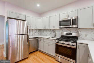 1317 N Myrtlewood St in Philadelphia, PA - Building Photo - Building Photo