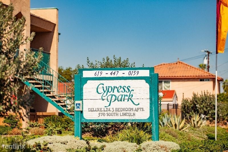 570 S Lincoln Ave-Unit -Apt 48 in El Cajon, CA - Foto de edificio