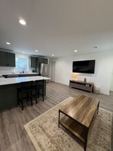 2310 Virginia Ave in Everett, WA - Foto de edificio - Building Photo