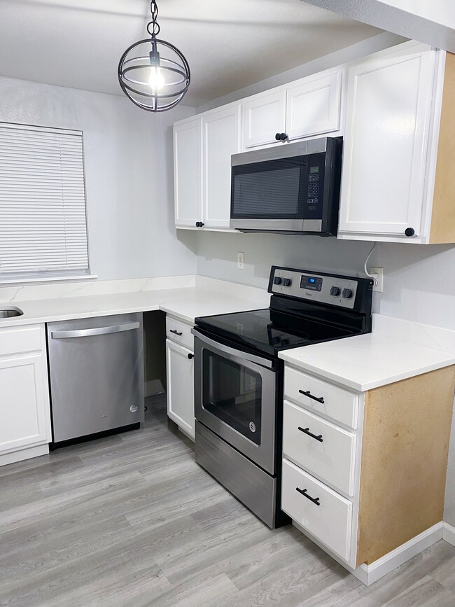 property at 10318 15th Ave Ct E