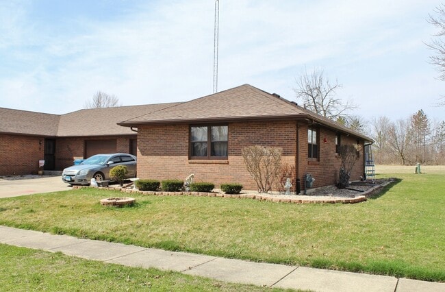 303 Carriage Dr, Unit 303