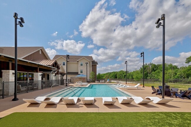 The Narrows in Hutto, TX - Building Photo - Building Photo