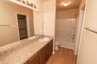 2402 Gibbs Bend Ct photo'