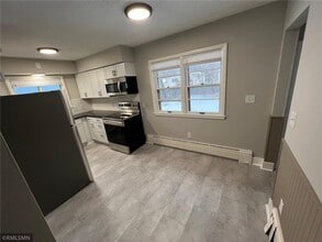 4835 Hodgson Rd in Shoreview, MN - Building Photo - Building Photo