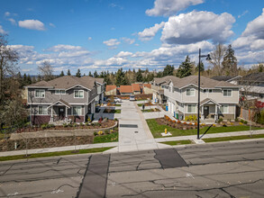 Puget Drive Townhomes in Renton, WA - Foto de edificio - Building Photo