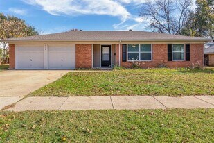 5116 Maryanna Way in Fort Worth, TX - Building Photo