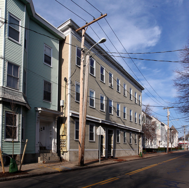 239-243 Columbia St in Cambridge, MA - Foto de edificio - Building Photo
