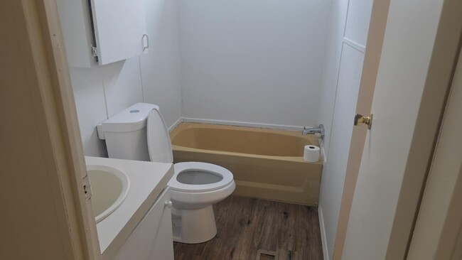 128 Center St, Unit 1 in Oak Hill, FL - Building Photo - Building Photo