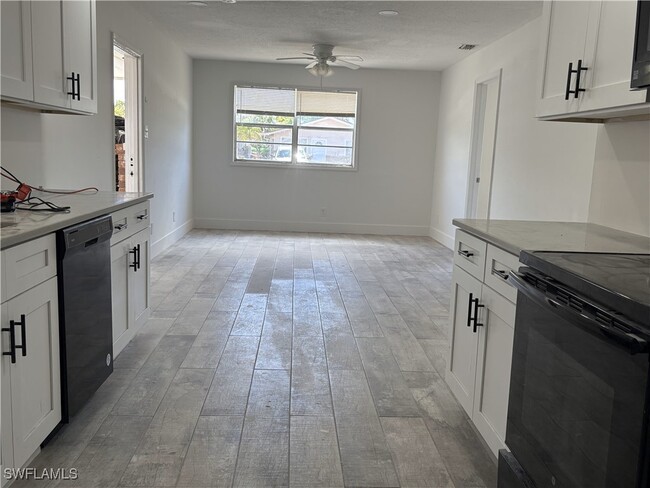9765-9767 Montana Ct in Bonita Springs, FL - Building Photo - Building Photo