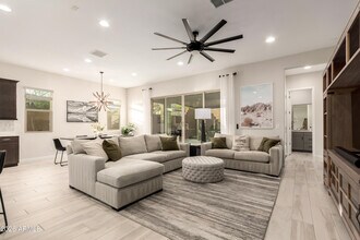 2034 W Sleepy Ranch Rd in Phoenix, AZ - Building Photo - Building Photo