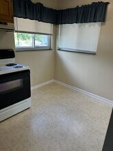 787 N Summit St in Barberton, OH - Building Photo - Building Photo