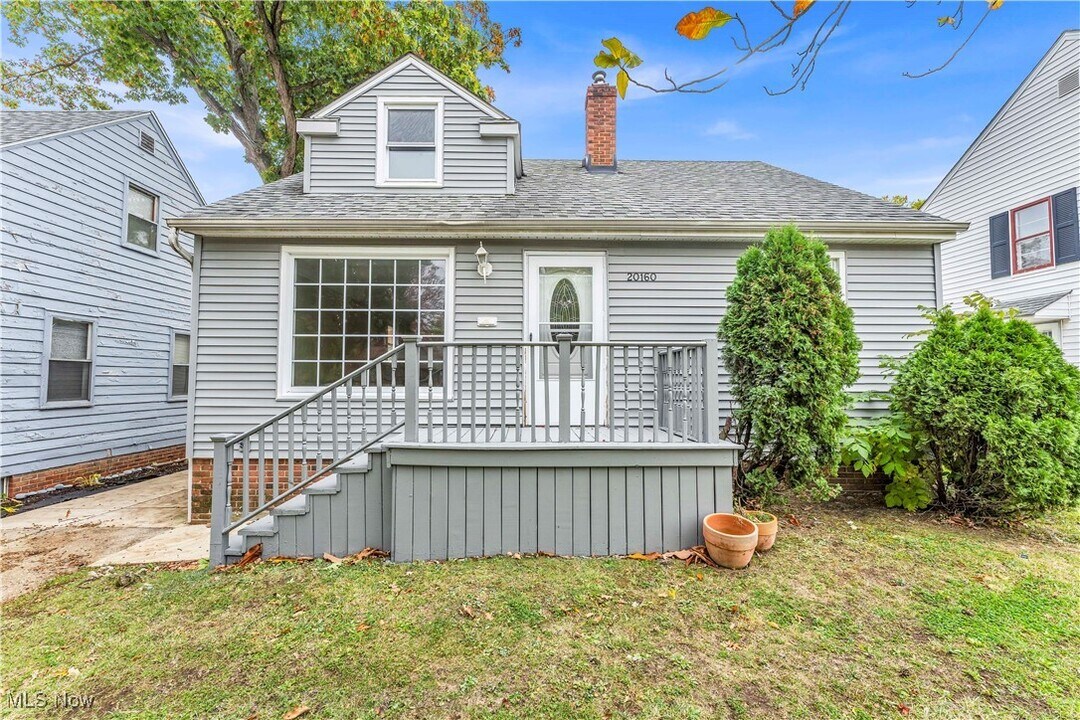 20160 Beachview Dr in Euclid, OH - Building Photo