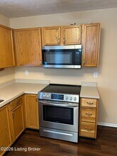 6624 Hunters Creek Blvd in Louisville, KY - Building Photo - Building Photo