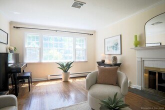16 Mortar Rock Rd in Westport, CT - Building Photo - Building Photo