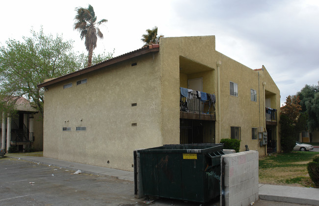 4690 Elk Springs Ave in Las Vegas, NV - Building Photo - Building Photo