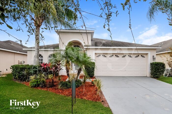 8129 Alamosa Wood Ave in Ruskin, FL - Building Photo