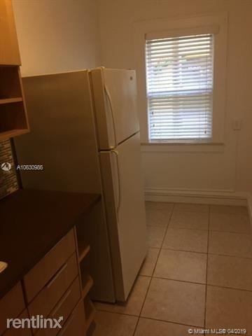 124 Mendoza Ave-Unit -Apt 1 in Coral Gables, FL - Building Photo - Building Photo
