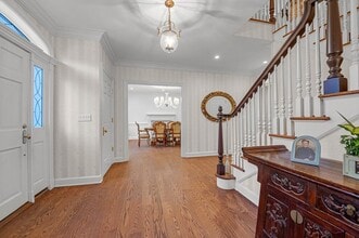 99 Feeks Ln in Locust Valley, NY - Building Photo - Building Photo
