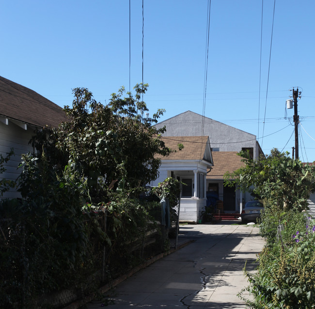 2031 Workman St in Los Angeles, CA - Building Photo - Building Photo