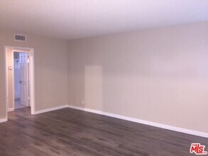 620 Myrtle Ave in Inglewood, CA - Building Photo - Building Photo