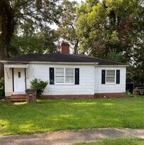 2451 Richard Ave in Mobile, AL - Building Photo