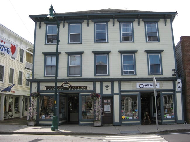 45 W Main St
