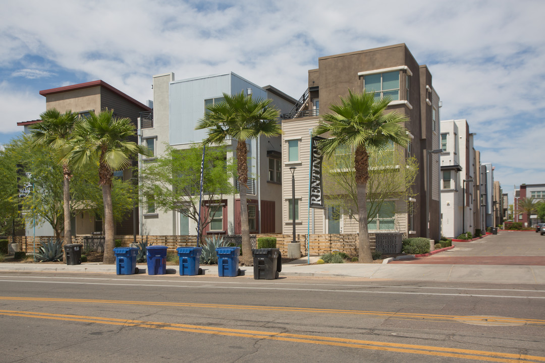 The Newport in Tempe, AZ - Foto de edificio