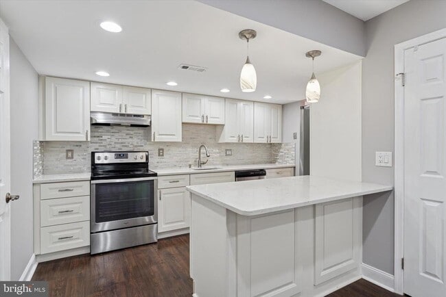 property at 473 Bridge St