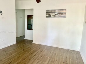 2247 Simms St in Hollywood, FL - Building Photo - Building Photo