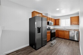 1624 Cordoba Ln in Las Vegas, NV - Building Photo - Building Photo