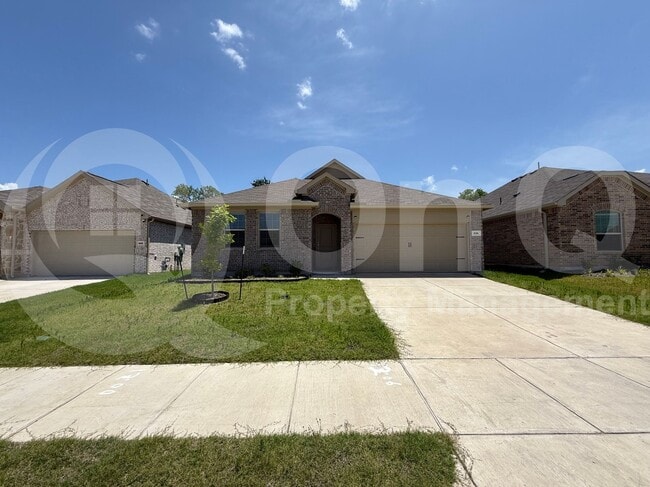 property at 936 Longleaf Ln
