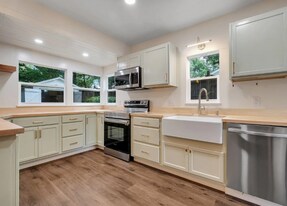 1310 E 7th Ave in Tallahassee, FL - Building Photo