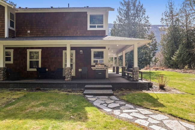 37909 Theo Ln in Concrete, WA - Building Photo - Building Photo