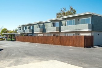 Ebbetts Pass Apartment Building in Vallejo, CA - Building Photo - Building Photo