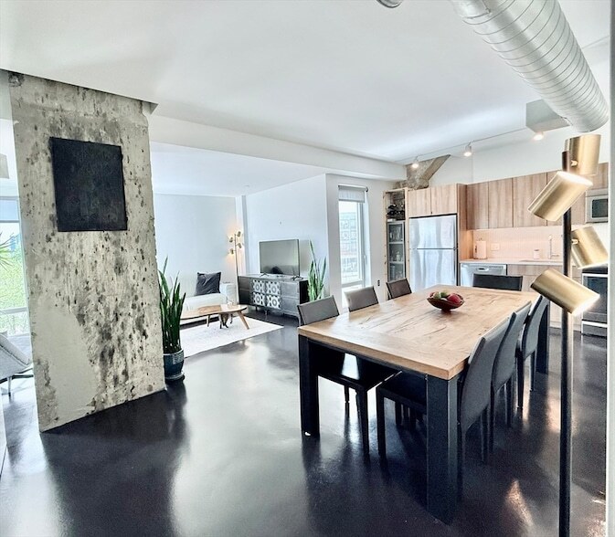 9 Medford St, Unit 314 in Somerville, MA - Building Photo