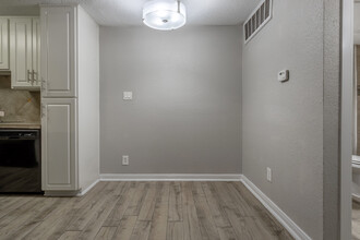 Landings At Northpoint in Houston, TX - Foto de edificio - Interior Photo