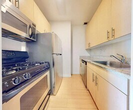 Washington Street in New York, NY - Building Photo - Building Photo