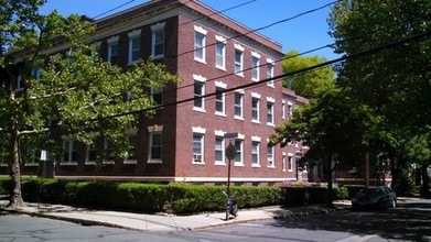 53 Manchester Rd in Brookline, MA - Building Photo - Building Photo