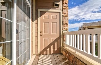 7440 S Blackhawk St in Englewood, CO - Foto de edificio - Building Photo