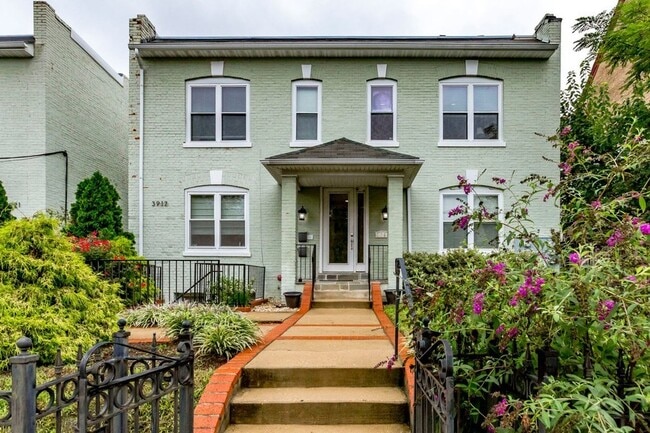3917 7th St NW in Washington, DC - Building Photo - Building Photo
