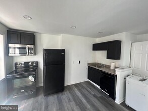 717 Sansom St in Philadelphia, PA - Building Photo - Building Photo
